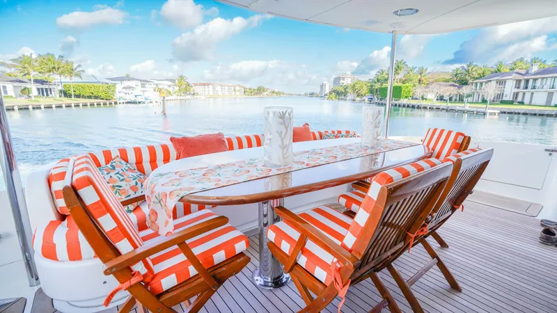 Slide: The Image of Lazzara Yachts 80 SL 2004 - 5952381