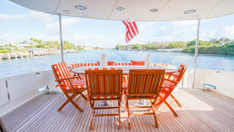 Slide: The Image of Lazzara Yachts 80 SL 2004 - 5952383