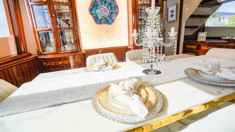 Slide: The Image of Lazzara Yachts 80 SL 2004 - 5952396