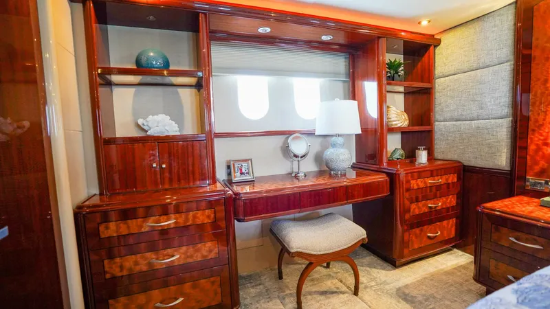 Slide: The Image of Lazzara Yachts 80 SL 2004 - 5952412