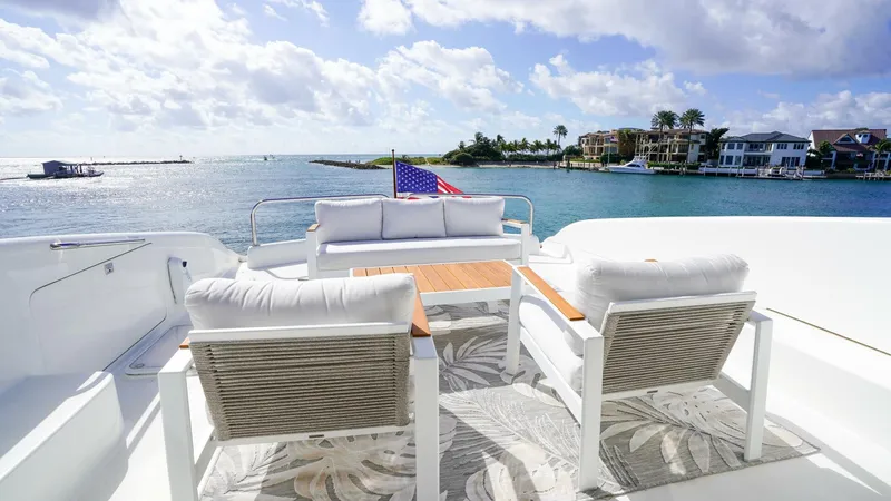 Slide: The Image of Lazzara Yachts 80 SL 2004 - 5952438