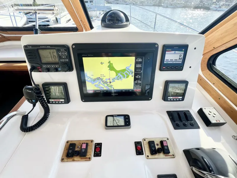 Slide: The Image of Sabre 38 Hard Top Express 2006 - 5952553