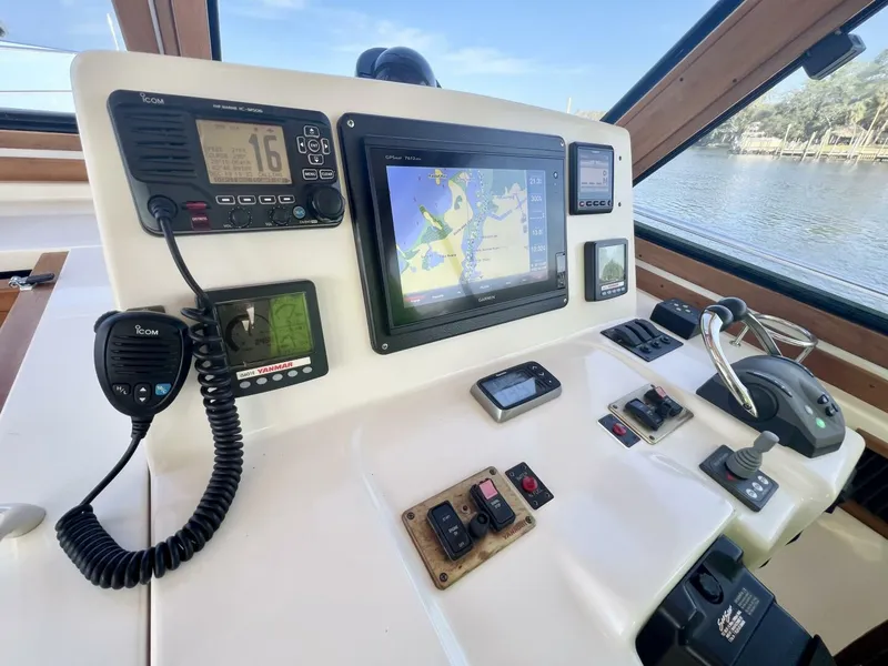 Slide: The Image of Sabre 38 Hard Top Express 2006 - 5952556