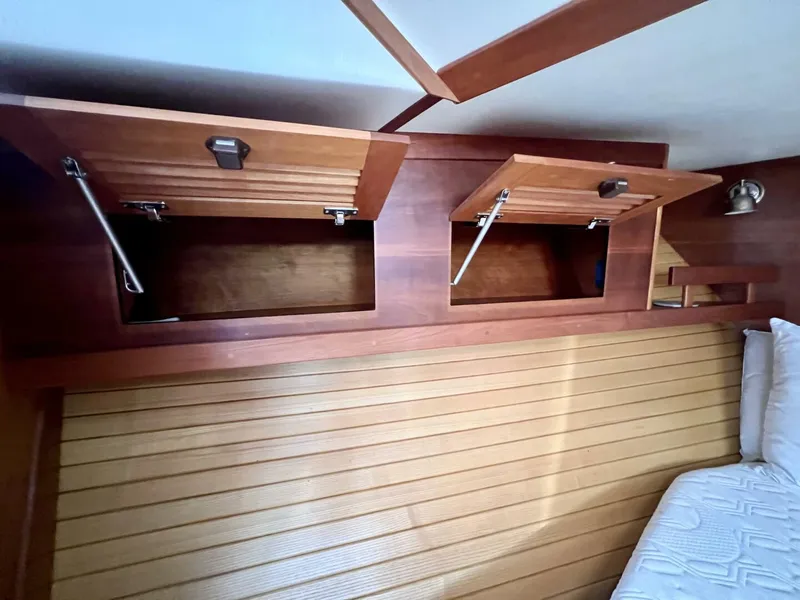 Slide: The Image of Sabre 38 Hard Top Express 2006 - 5952531