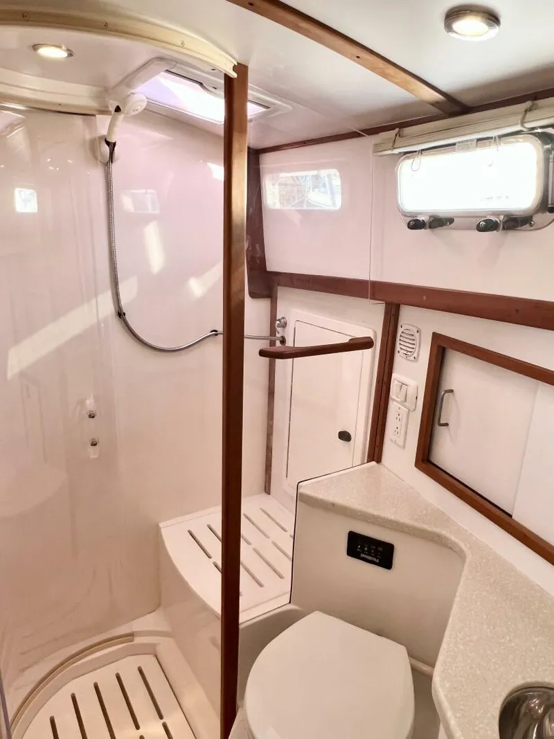 Slide: The Image of Sabre 38 Hard Top Express 2006 - 5952534