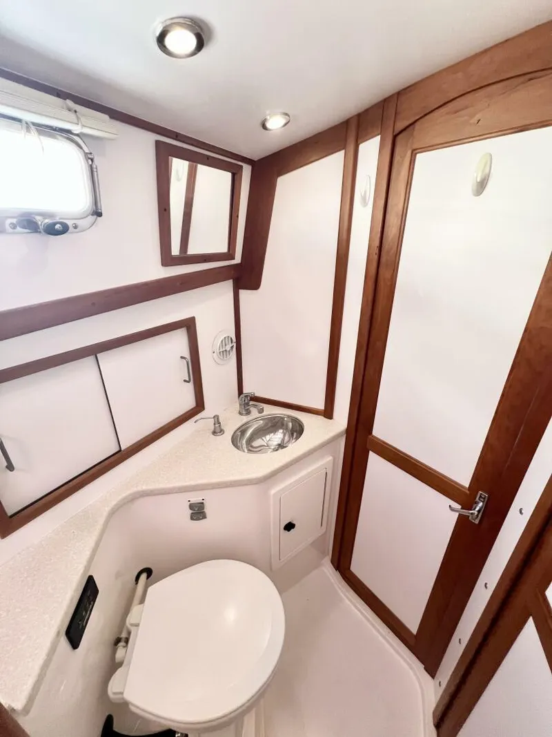 Slide: The Image of Sabre 38 Hard Top Express 2006 - 5952535