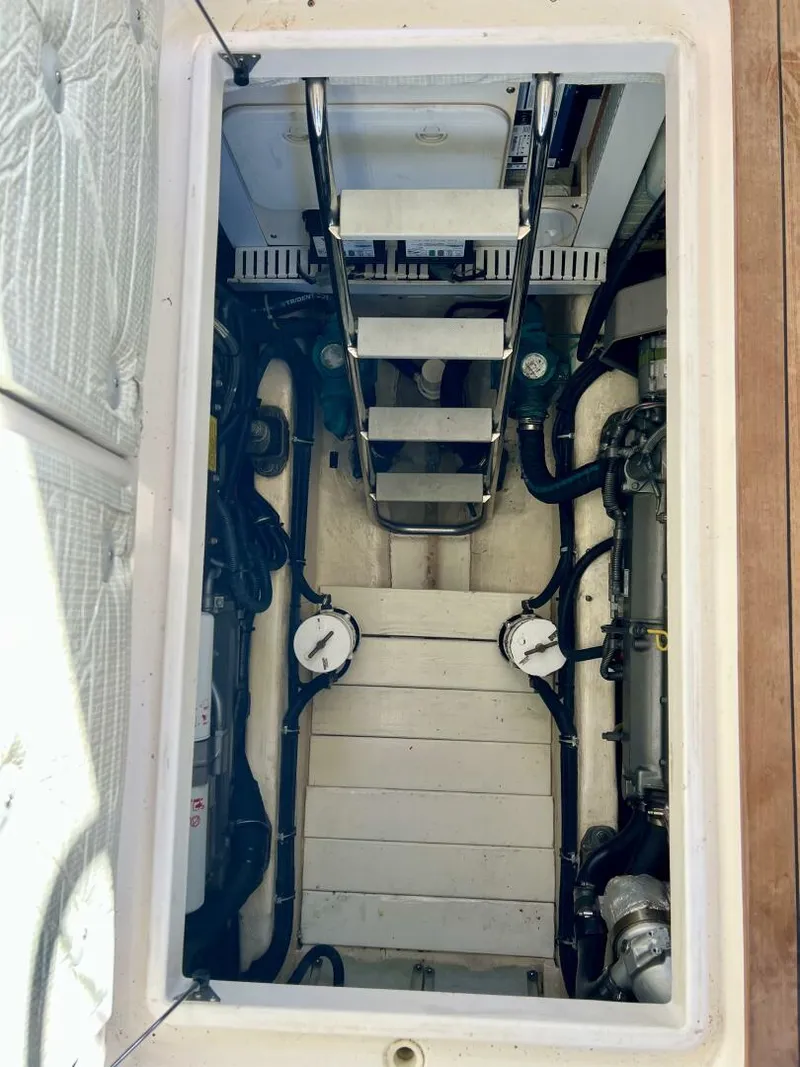 Slide: The Image of Sabre 38 Hard Top Express 2006 - 5952547