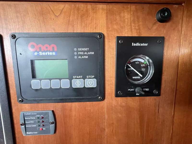 Slide: The Image of Sabre 38 Hard Top Express 2006 - 5952552