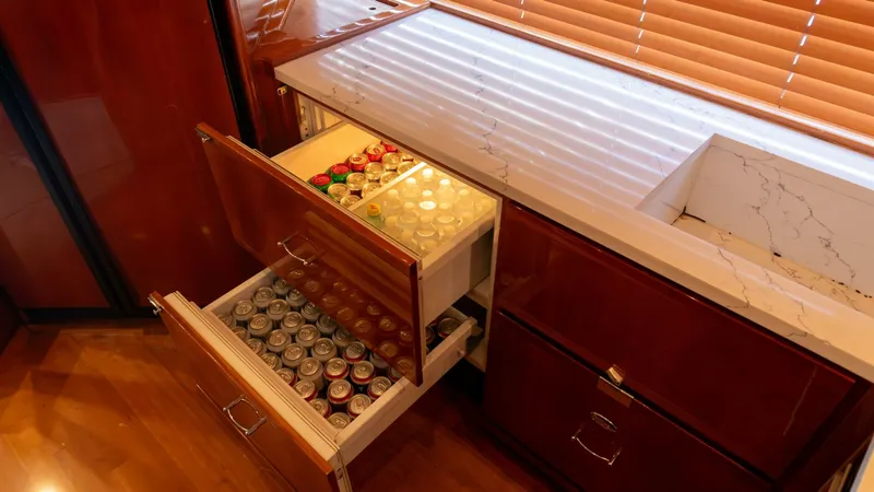 Slide: The Image of Bertram 67 - Chill 'N - 2003 Bertram 67 Convertible - Chill 'N - 5956028