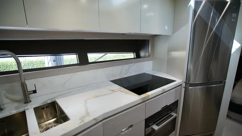 Slide: The Image of Uniesse HTC5P 2024 - 5953000