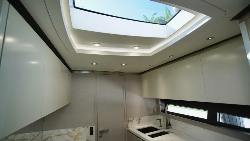 Slide: The Image of Uniesse HTC5P 2024 - 5953009