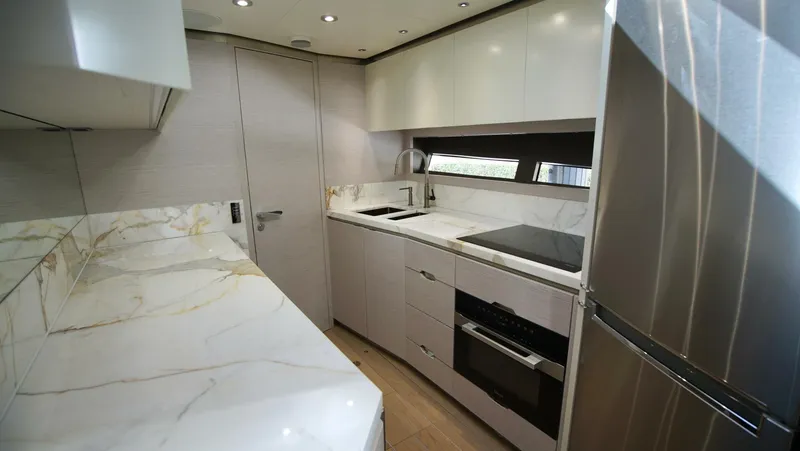 Slide: The Image of Uniesse HTC5P 2024 - 5953010