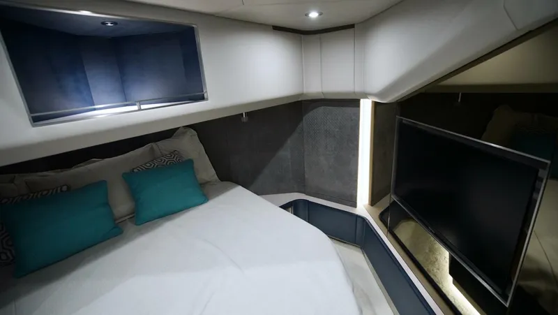 Slide: The Image of Uniesse HTC5P 2024 - 5953014