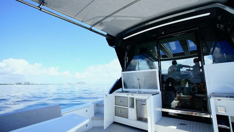 Slide: The Image of Uniesse HTC5P 2024 - 5953053