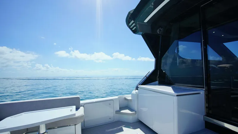 Slide: The Image of Uniesse HTC5P 2024 - 5953070