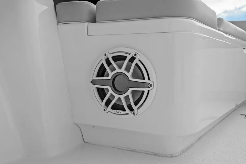 Slide: The Image of Yellowfin 39 Offshore 2023 - 5953502