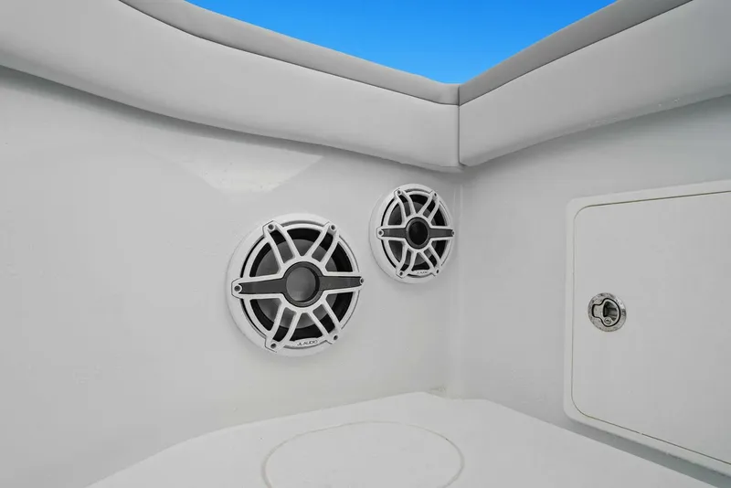 Slide: The Image of Yellowfin 39 Offshore 2023 - 5953508