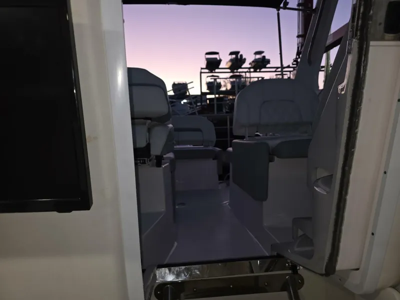 Slide: The Image of Regal 26 XO 2023 - 6347750