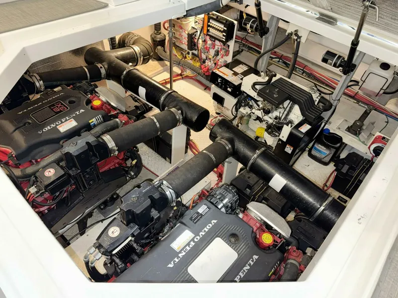 Slide: The Image of Cruisers 420 Express 2005 - 5953550