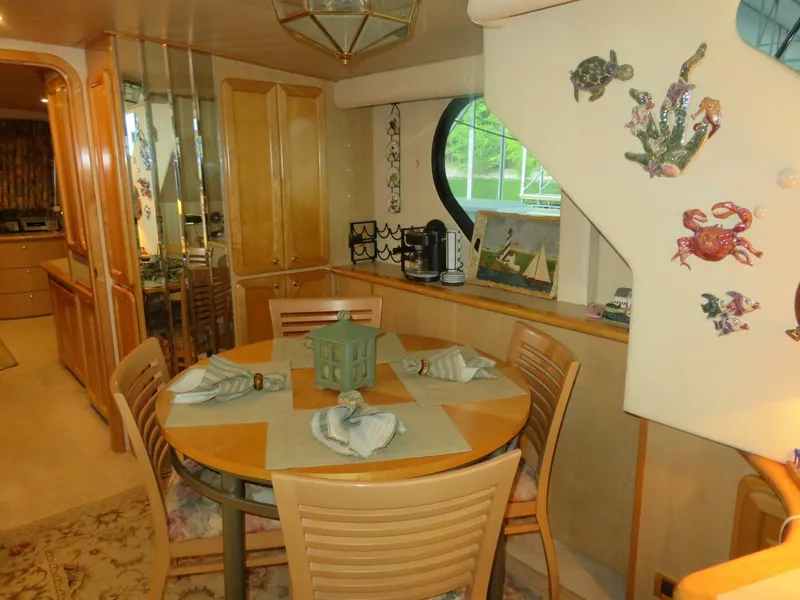 Slide: The Image of Bluewater 5800 2000 - 5953750