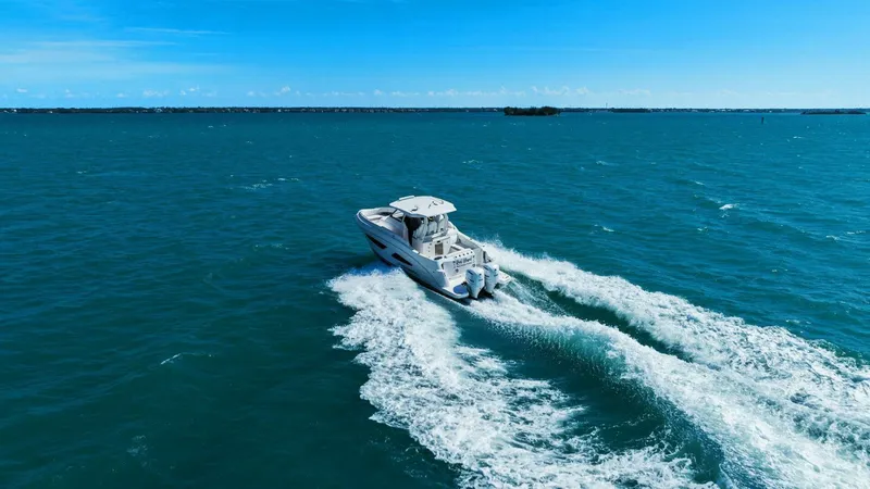 Slide: The Image of Regal 33 SAV 2020 - 5953901