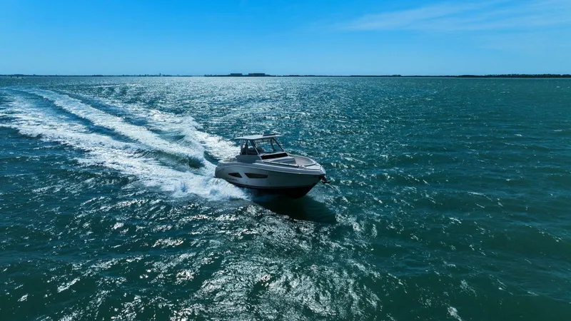 Slide: The Image of Regal 33 SAV 2020 - 5953903