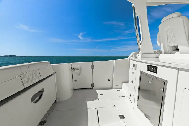 Slide: The Image of Regal 33 SAV 2020 - 5953915