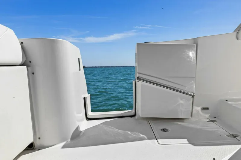 Slide: The Image of Regal 33 SAV 2020 - 5953920