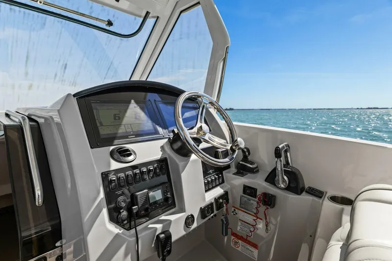 Slide: The Image of Regal 33 SAV 2020 - 5953928