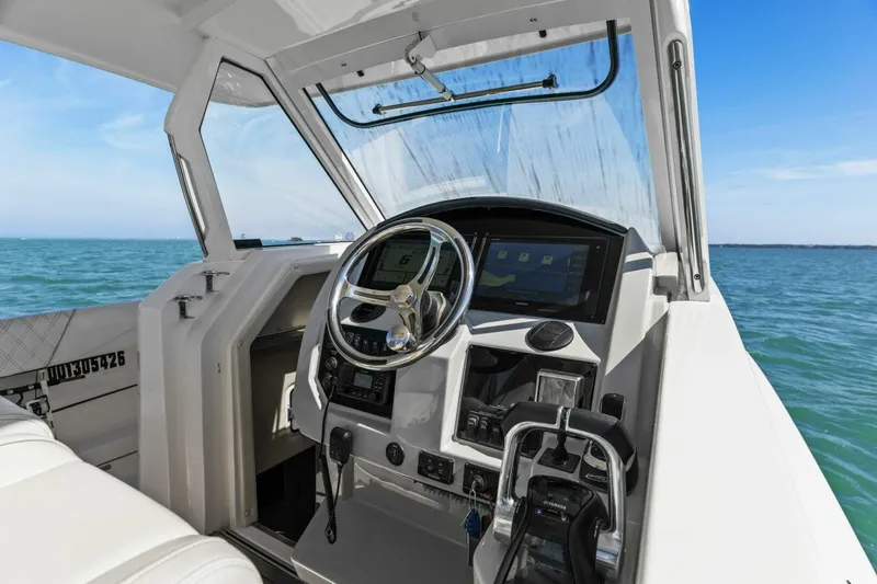 Slide: The Image of Regal 33 SAV 2020 - 5953929