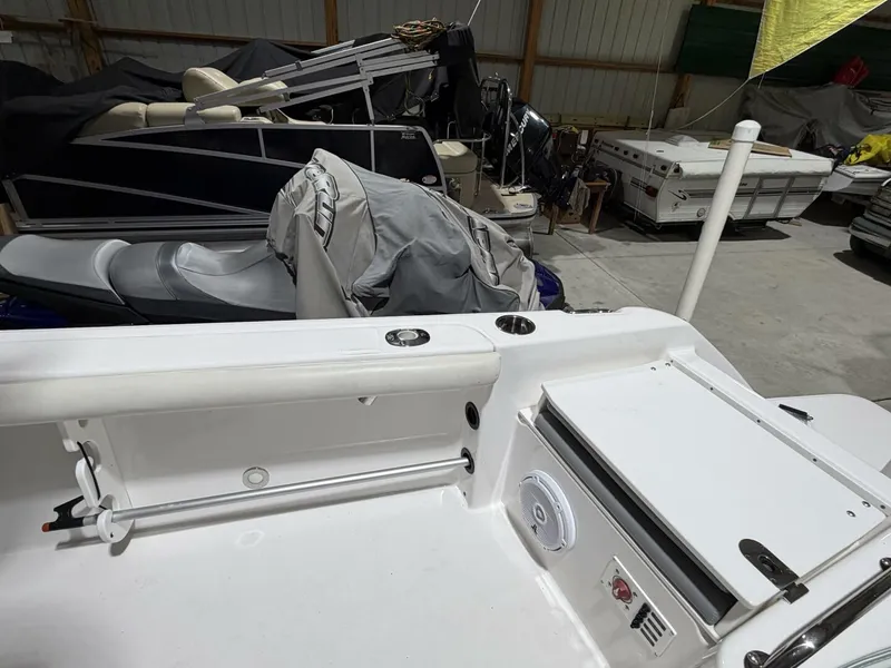 Slide: The Image of Everglades 230 Center Console 2016 - 5955324