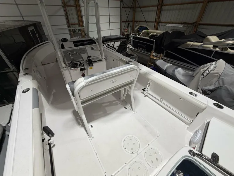 Slide: The Image of Everglades 230 Center Console 2016 - 5955412