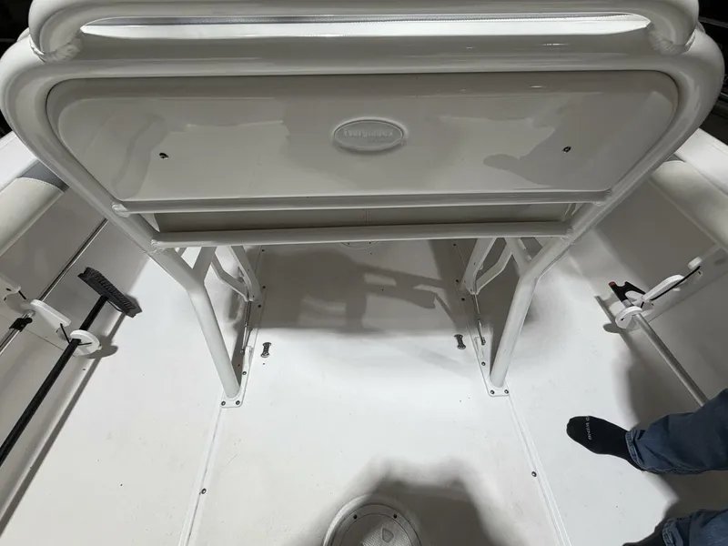 Slide: The Image of Everglades 230 Center Console 2016 - 5955341