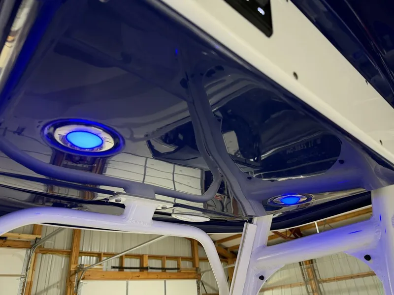 Slide: The Image of Everglades 230 Center Console 2016 - 5955303