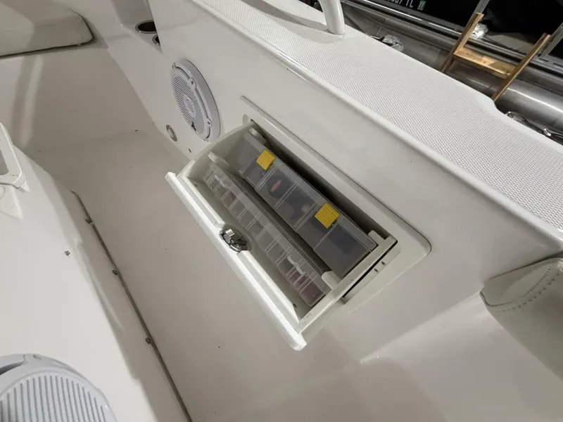 Slide: The Image of Everglades 230 Center Console 2016 - 5955342