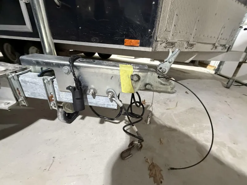 Slide: The Image of Everglades 230 Center Console 2016 - 5955437