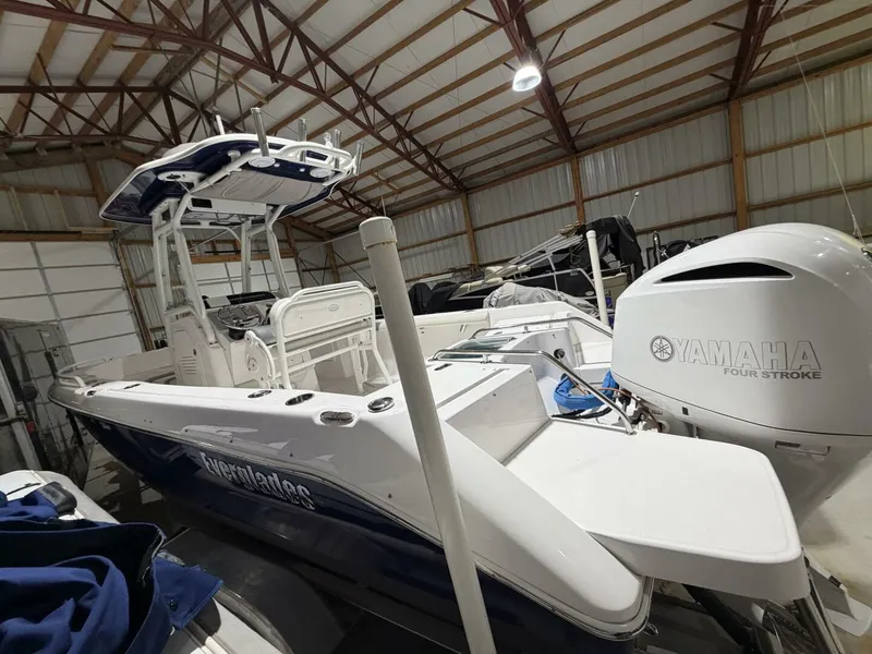 Slide: The Image of Everglades 230 Center Console 2016 - 5955428