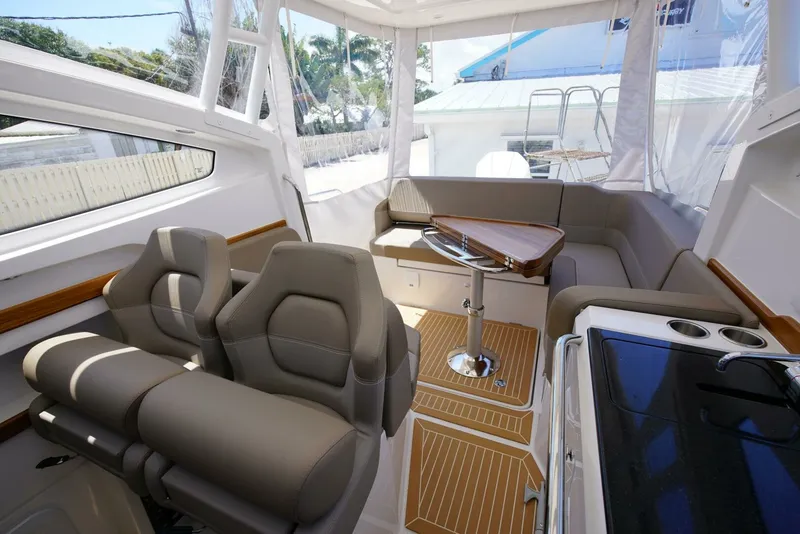 Slide: The Image of Nimbus Weekender 9 Command Deck 2024 Nimbus Weekender 9 - 7017133