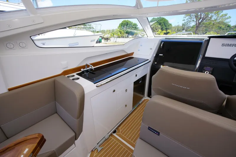 Slide: The Image of Nimbus Weekender 9 Command Deck 2024 Nimbus Weekender 9 - 5954858