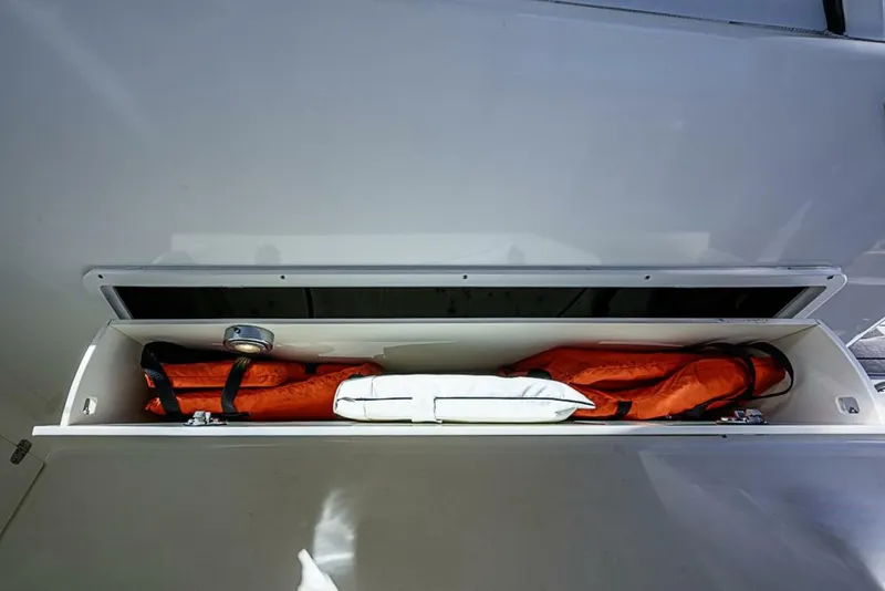 Slide: The Image of Pursuit 34 2006 - 5955023