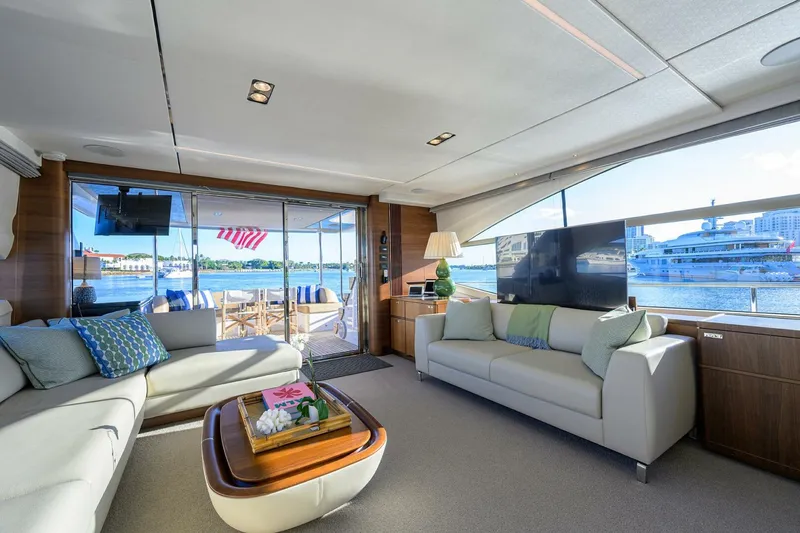 Slide: The Image of Princess Y78 - Janie II - Salon 2021 Princess Y78 - Janie II - 5955624