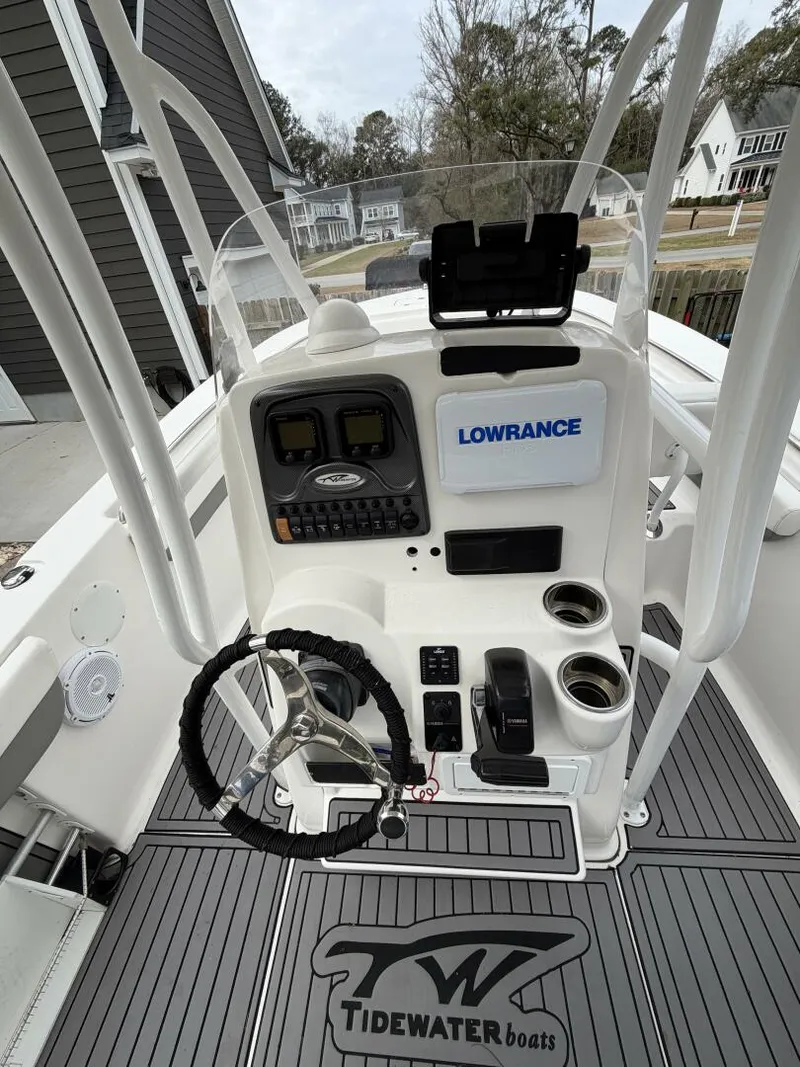 Slide: The Image of Tidewater 230 LXF 2015 - 5955806