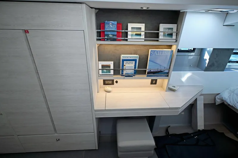 Slide: The Image of Leopard 45 2020 - 5956076