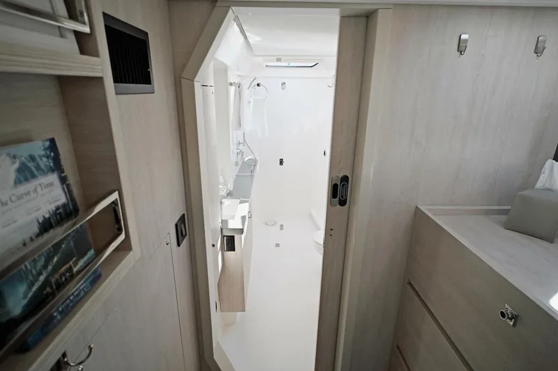 Slide: The Image of Leopard 45 2020 - 5956080