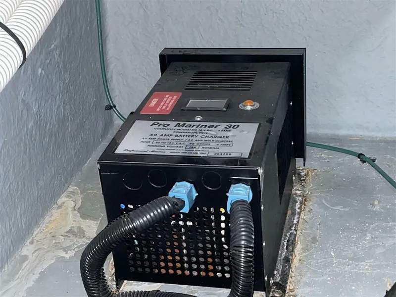 Slide: The Image of Sea Ray 300 Weekender 1993 - 5957647