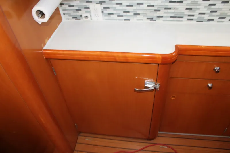 Slide: The Image of Lagoon 43 Power Cat 2004 - 5958175