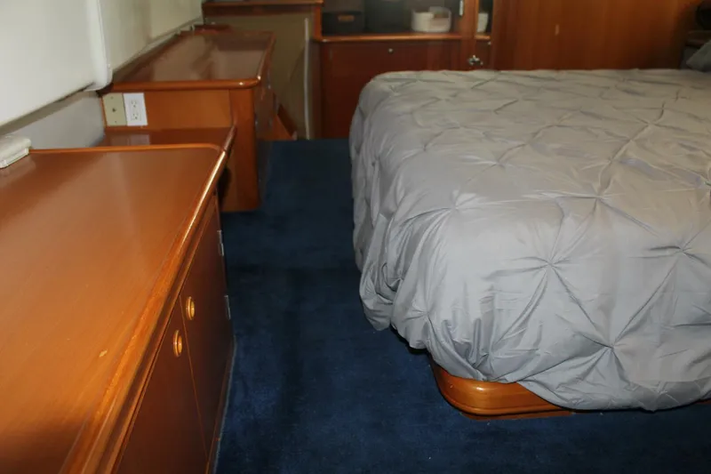 Slide: The Image of Lagoon 43 Power Cat 2004 - 5958214