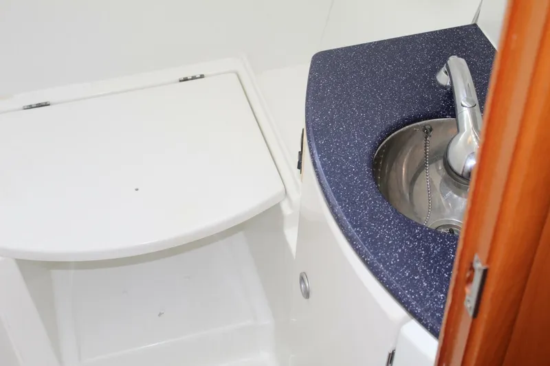 Slide: The Image of Lagoon 43 Power Cat 2004 - 5958222