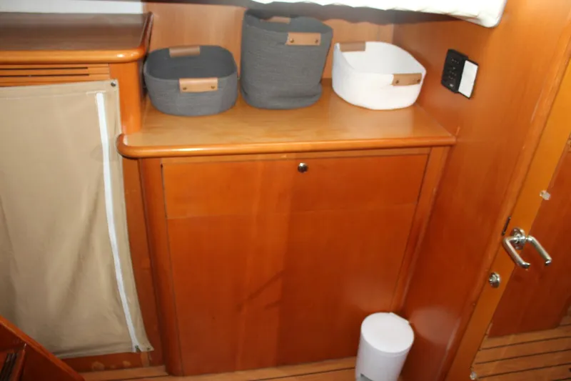 Slide: The Image of Lagoon 43 Power Cat 2004 - 5958235