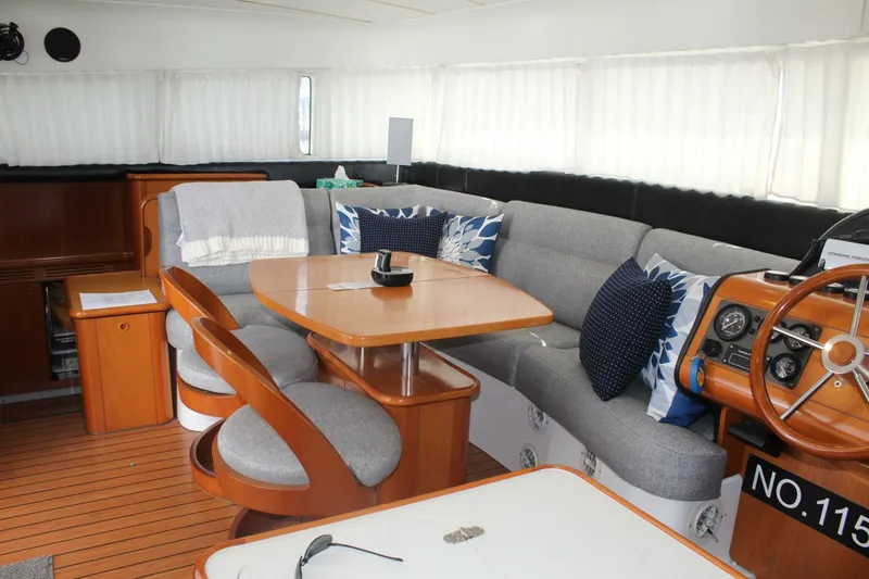 Slide: The Image of Lagoon 43 Power Cat 2004 - 5958165